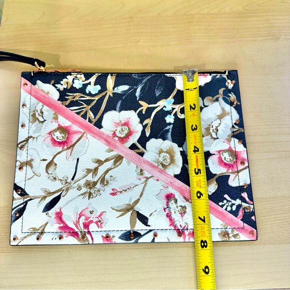 White House Black Market Floral Flat Clutch - Picture 11 of 11